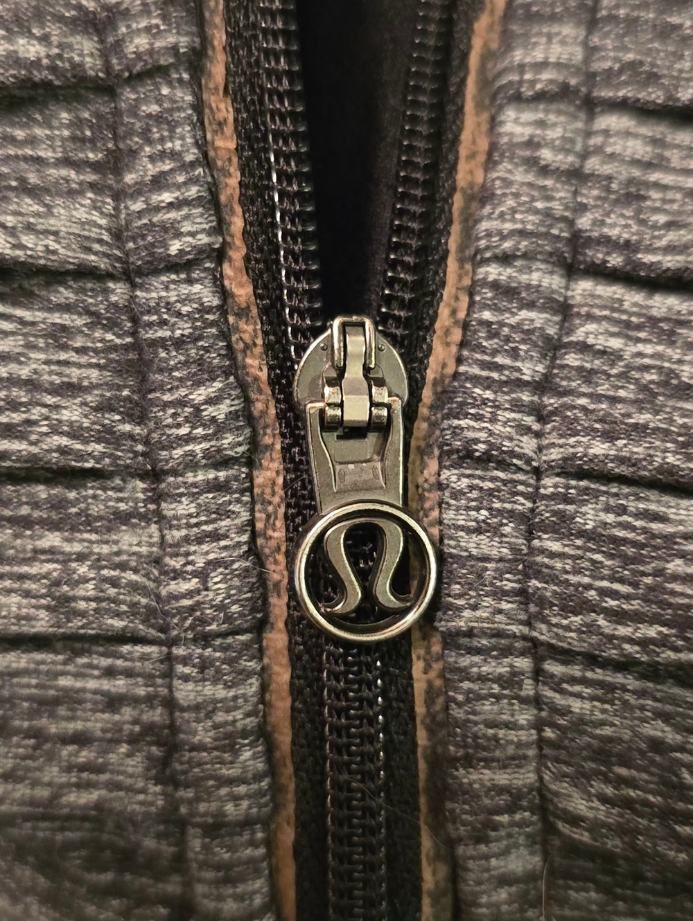 Lululemon Athletica Gray and Black Long Sleeve Half-Zip Pullover 6 - Picture 9 of 9